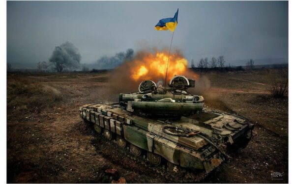 Ar tai vienintelis kelias į taiką? Buvusi NATO pareigūnė siūlo Ukrainą apginkluoti maksimaliai