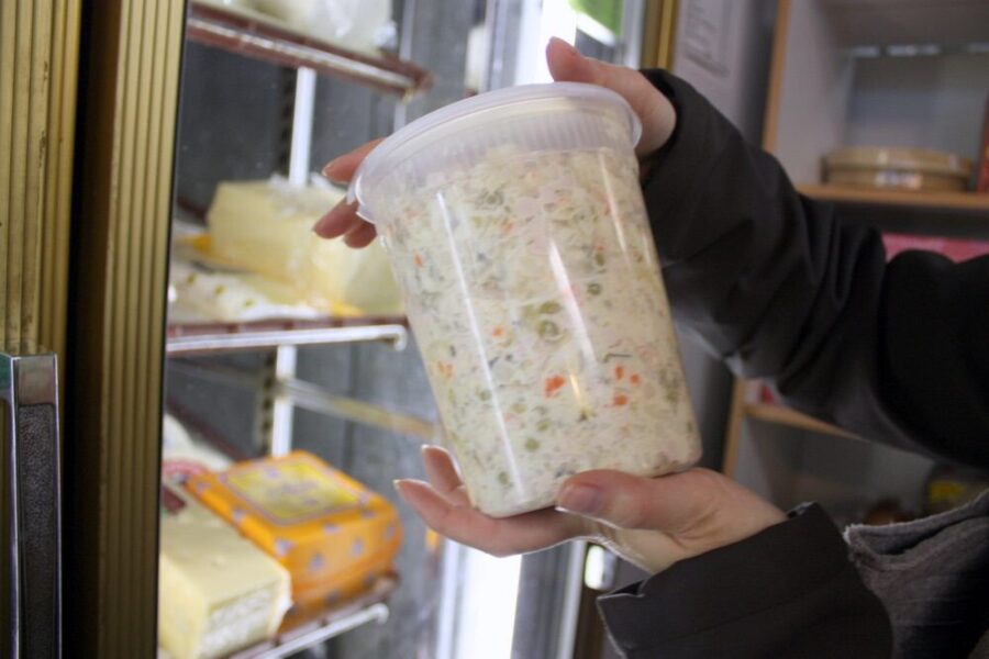 Prisigaminote daug baltos mišrainės? 3 ženklai, kad jas jau laikas išmesti į šiukšliadėžę