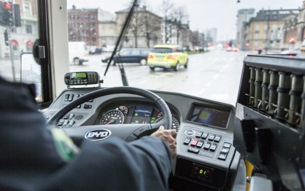 Kinijos elektromobilių rinka lėtėja, po mokestinių pakeitimų smuko net ir BYD pardavimai