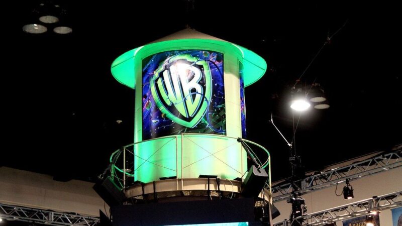 Holivudo milžinai grįžta prie derybų: „Warner Bros“ svarsto „Paramount Skydance“ perėmimą