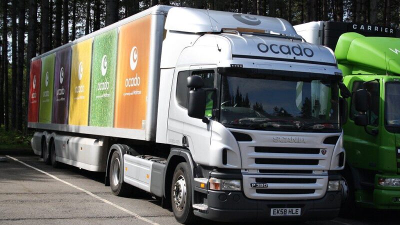 Tūkstančiai darbuotojų neteks darbo: sužinokite, kas privertė „Ocado Group“ griebtis taupymo plano