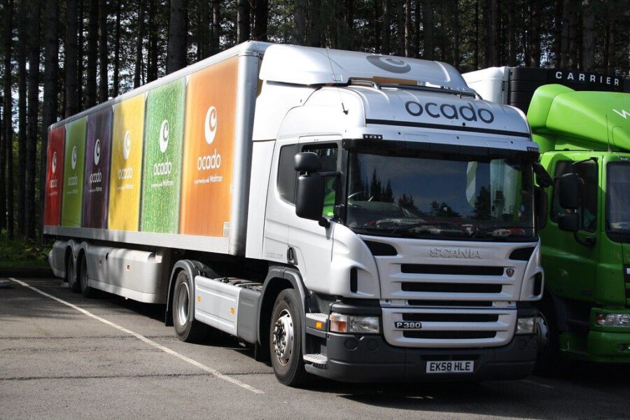 Tūkstančiai darbuotojų neteks darbo: sužinokite, kas privertė „Ocado Group“ griebtis taupymo plano