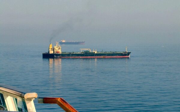 Naujas planas kelia abejonių: ar svarbusis Hormuzo sąsiauris taps mokamu keliu laivams?