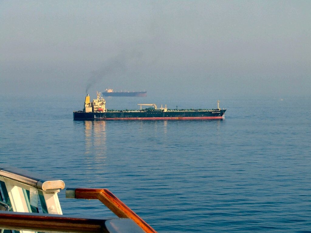 Naujas planas kelia abejonių: ar svarbusis Hormuzo sąsiauris taps mokamu keliu laivams?