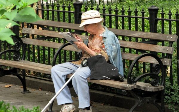 Ar paliekame vyresnius žmones vienus: Valstybės kontrolė kelia klausimą, kuris gali paliesti kiekvieną