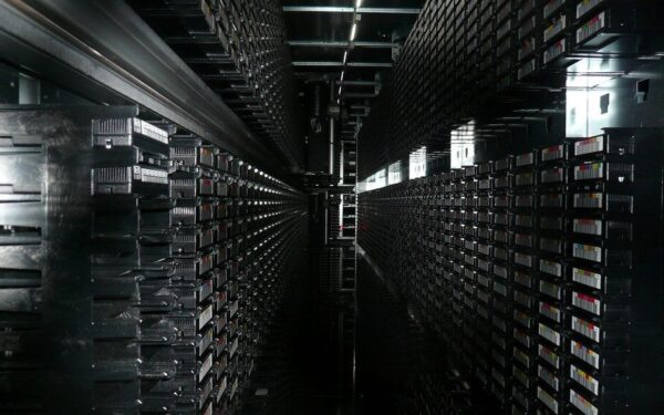 Itin žema temperatūra, milžiniški tikslai: atskleista, kaip atnaujinamas LHC akceleratorius