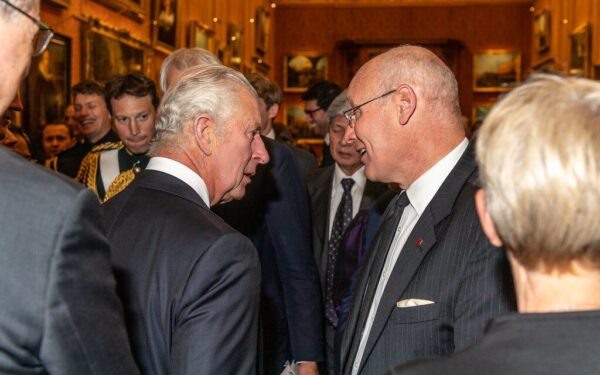 Karališkųjų rūmų reputacija pakibo ant plauko: paviešinti laiškai meta šešėlį Čarlzui III ir visai monarchijai
