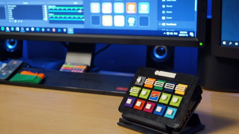 „Elgato“ atnaujina makro klaviatūrų bei garso įrangos rinkinį: daugiau mygtukų ir nauji garso sprendimai