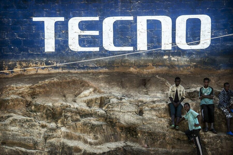 Barselonoje „TECNO“ pristatė naujas koncepcijas: nuo modulinio telefono iki trigubai lenkiamo modelio