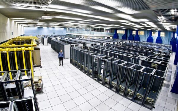 CERN eksperimentas: naujos kartos jutikliai atveria naują kelią tamsiosios materijos paieškoms