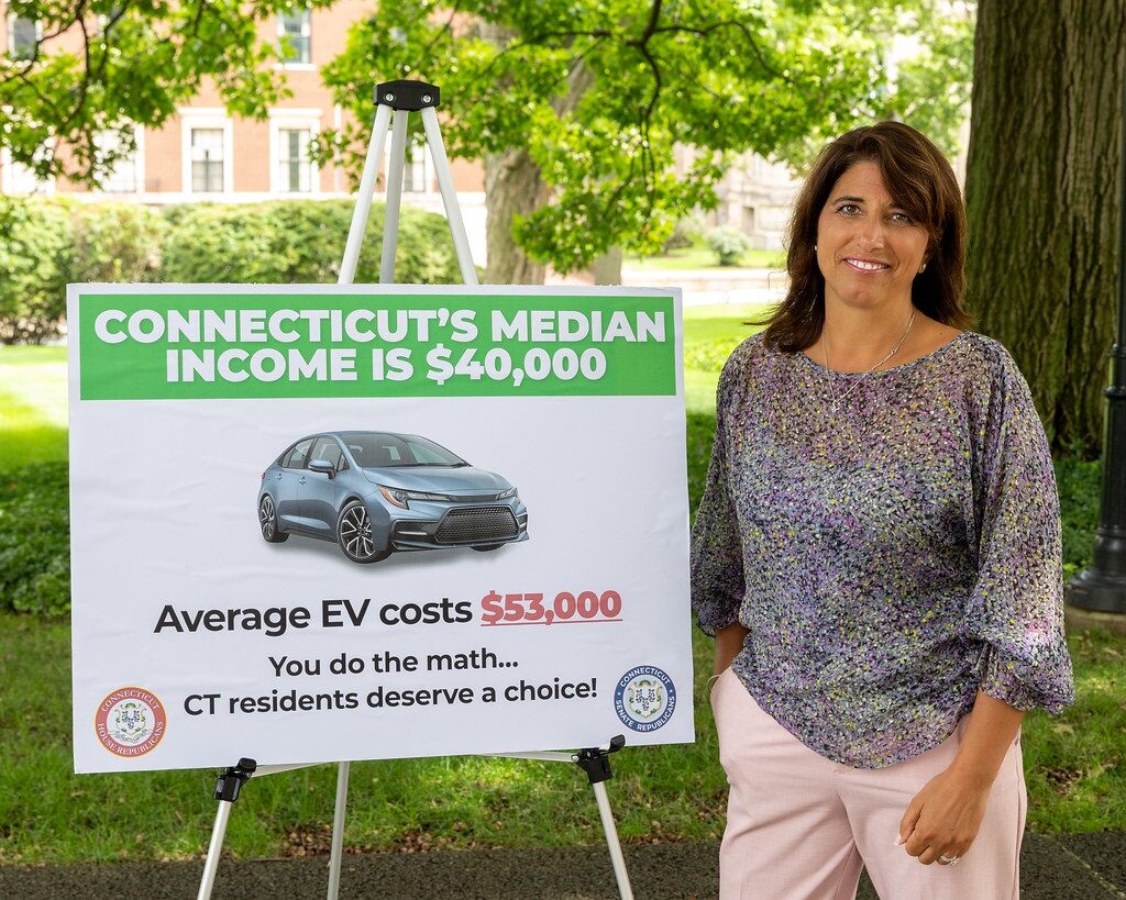 Kalifornija spartina elektromobilių plėtrą: imasi priemonių ir skelbia laikiną kompensacijų programą