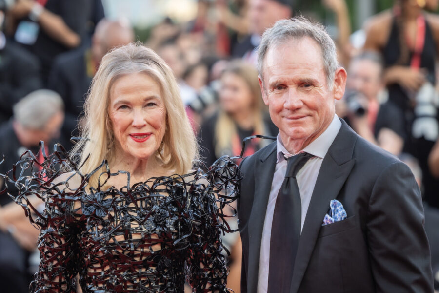 Mirė Holivudo legendinė aktorė Catherine O’Hara, garsėjusi vaidmenimi „Vienas namuose“
