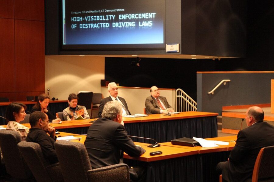 JAV transporto politika atsitraukia nuo ekologijos tikslų: administracija švelnina degalų standartus