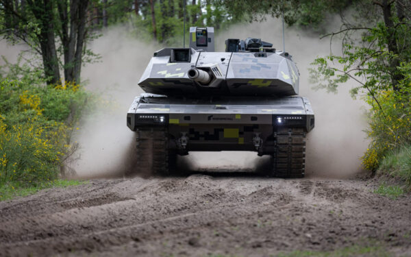 „Rheinmetall“ smūgis per reputaciją: vienas komentaras apie ukrainietes virto didžiuliu skandalu