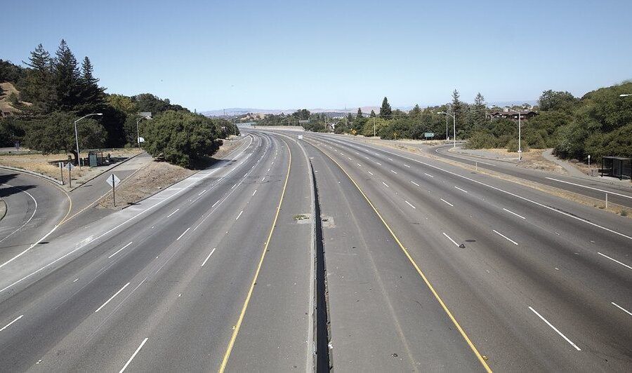 Įspėjimas visiems vairuotojams, magistralėse daugėja pažeidimų, kai kur situacija itin sudėtinga