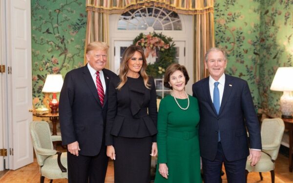 Parodė nematytą pirmosios ponios veidą: štai kaip M. Trump darė įtaką JAV prezidento sprendimams