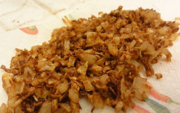 Traškūs ar minkšti svogūnai: vienas paprastas žingsnis, kuris sutrumpina gaminimą ir pakeičia skonį