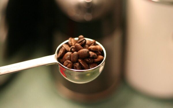 Įspėjimas visiems kavos mėgėjams: tai, ką dedate vietoj cukraus, gali būti kritiškai kenksminga