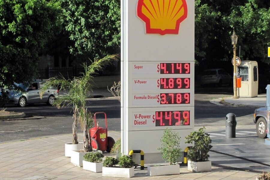 Energijos kainos kyla dėl karo su Iranu: Briuselis ieško būdų, kaip sušvelninti smūgį gyventojams