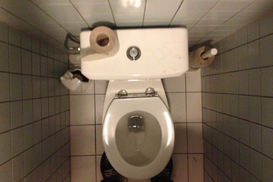 Nemalonus kvapas tualete gali slėptis čia: patikrinkite šią dažnai pamirštą vietą