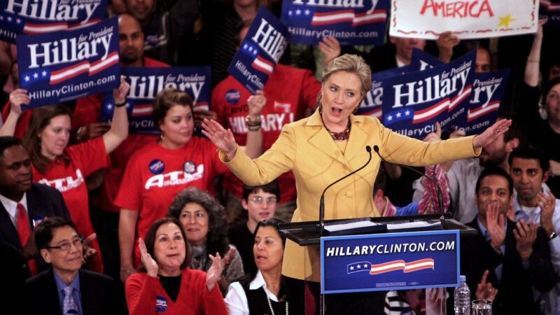 Dėl Epsteino bylos slaptumo Hillary Clinton kelia klausimą, kodėl visuomenei nerodoma tiesa