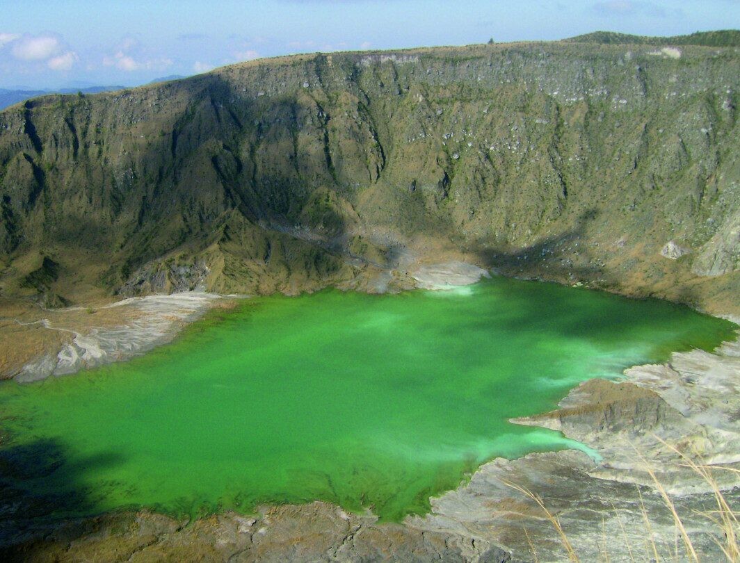 Netikėtas sujudimas po 40 metų tylos: „El Čičono“ kraterio temperatūra kyla, ežeras pakeitė spalvą