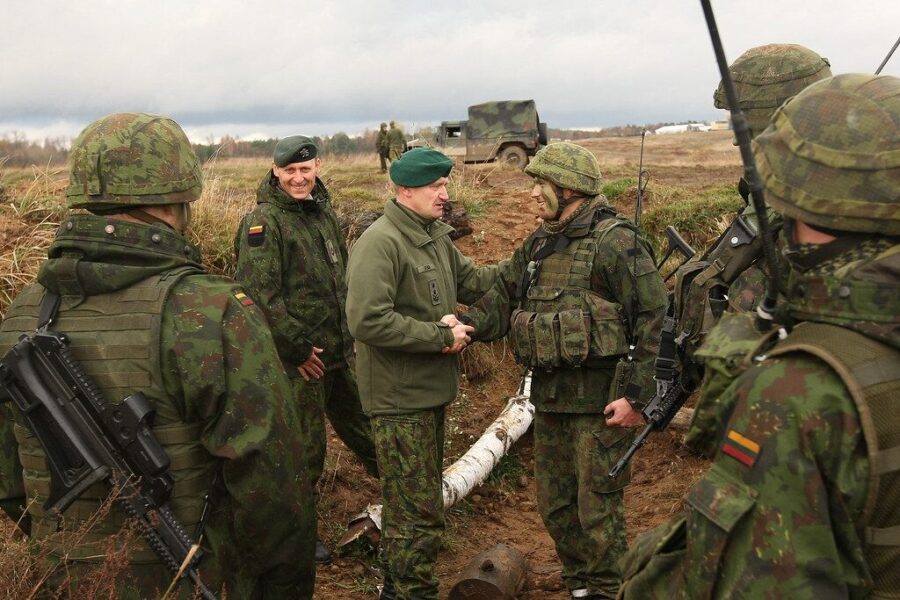 Stiprinamas regiono saugumas: KAM vadovas Latvijoje kalbėjo apie bendras pratybas