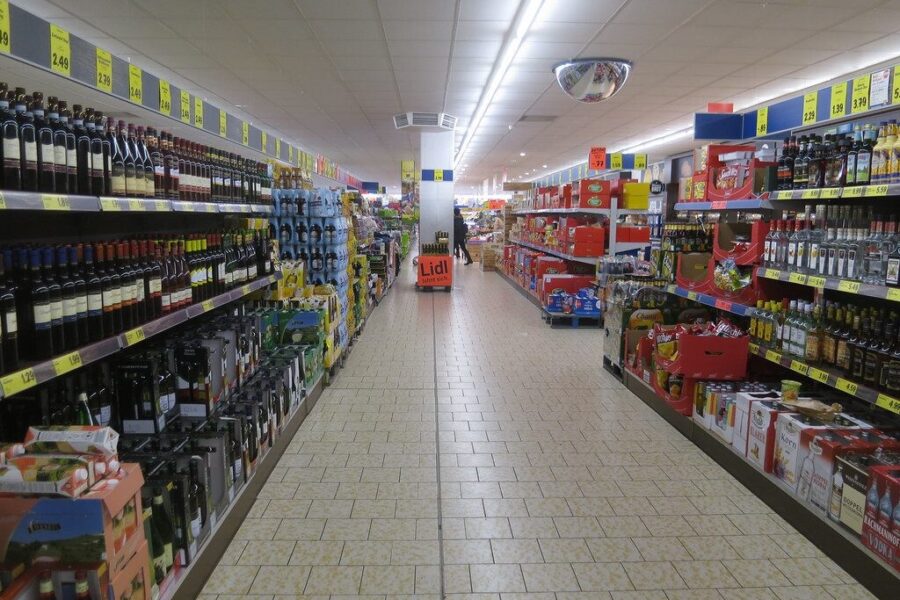 „Lidl“ plečia naudų paketą darbuotojams: didesni atlyginimai, nauji mokymai ir sveikatos draudimas
