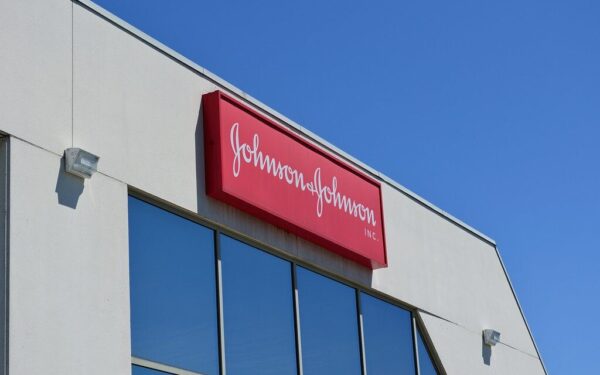 Talko pudra ir vėžio rizika: sužinokite, kodėl tūkstančiai žmonių bylinėjasi su „Johnson & Johnson“