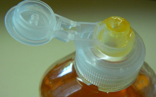 Nustokite pirkti brangius valiklius: sumaišykite šiuos du ingredientus ir virtuvė blizgės