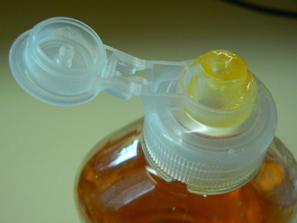 Nustokite pirkti brangius valiklius: sumaišykite šiuos du ingredientus ir virtuvė blizgės