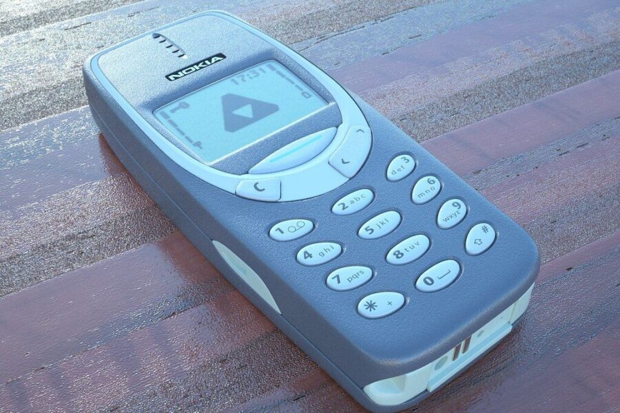 „BlackBerry“ ir „Nokia“ sugrįžimas: vis daugiau jaunų žmonių renkasi senus telefonus