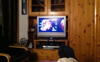 Garsus televizorius už sienos? Jei kaimynas nepaiso prašymų, metas sužinoti šias taisykles