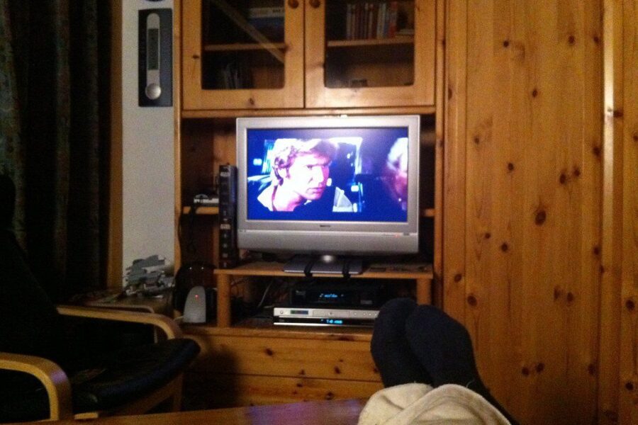 Garsus televizorius už sienos? Jei kaimynas nepaiso prašymų, metas sužinoti šias taisykles