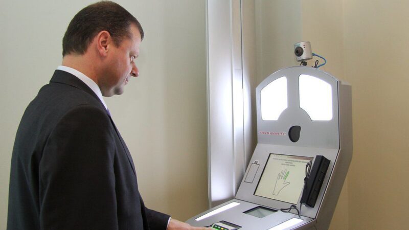 Ar pamiršti paso galiojimą taps neįmanoma? Svarstoma sistema, kuri gali keisti gyventojų kasdienybę