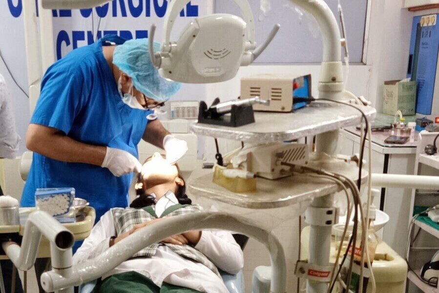 Lietuvių ir britų gydytojai stebisi: dantų kanalų gydymas siejamas su mažesniu cukrumi