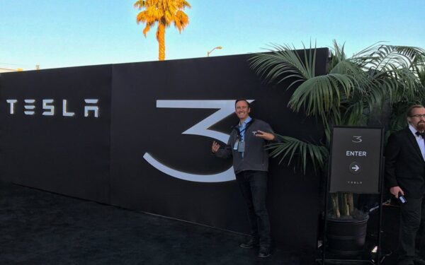 „Tesla“ robotaksi planai įgauna pagreitį: sužinokite, kaip keisis „Cybercab“ technologija