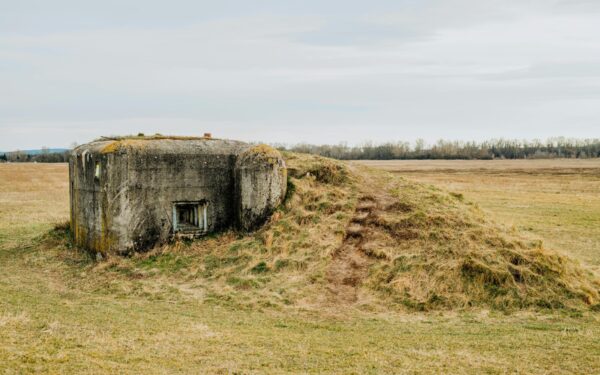 Baltijos gynybos linija ženkliai stiprėja: Estija ir Latvija investuoja į šimtus bunkerių