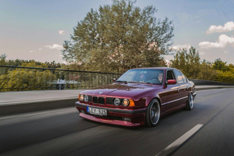 Vilniuje BMW perėjoje partrenkė 90-metį: senolis atsidūrė ligoninėje, pradėtas tyrimas