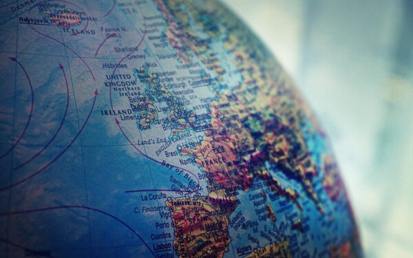 Netikėta anomalija Žemės gelmėse: po Ramiojo vandenyno dugnu aptiktos paslaptingos struktūros