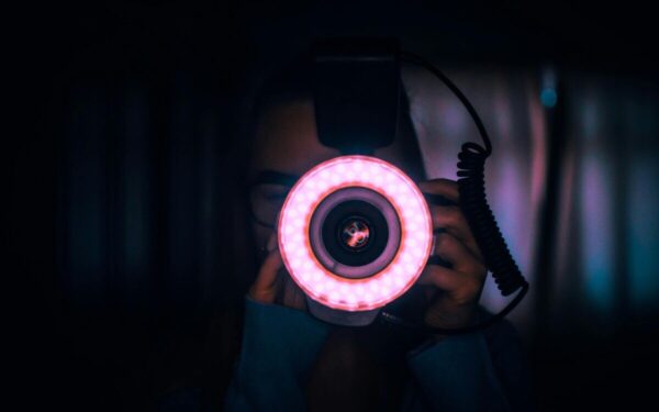 „Xgimi Z6X“ projektoriaus apžvalga: kokybiškas vaizdas ir mobilumas kasdieniam naudojimui