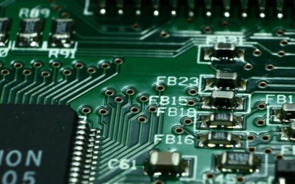 Suvaldė skystus elektronus: šis eksperimentas gali pakeisti kvantinę elektroniką visiems laikams