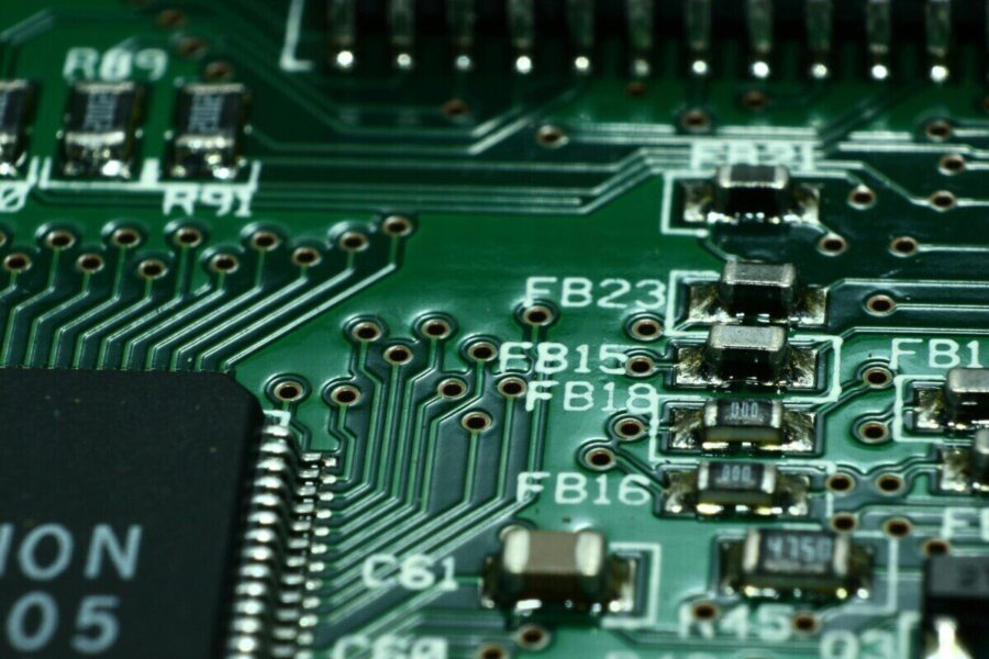 Suvaldė skystus elektronus: šis eksperimentas gali pakeisti kvantinę elektroniką visiems laikams