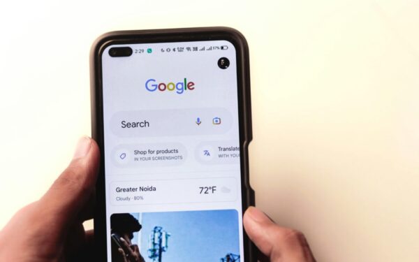 „Samsung“ atnaujinimas keičia žaidimo taisykles: „AirDrop“ pasiekia „Galaxy“ telefonus