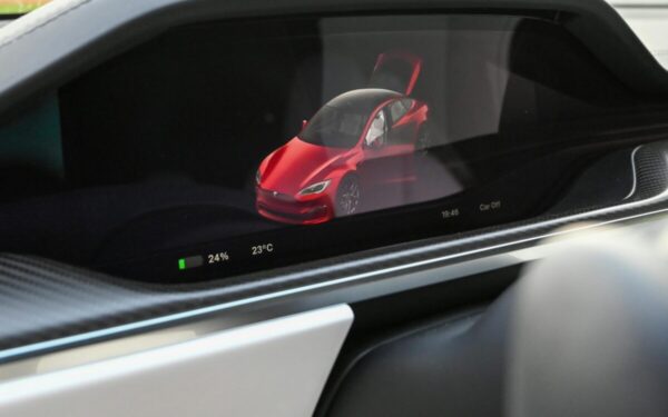 Tesla paaiškino robotaksi veikimą: atskleidė, kuo jie skiriasi nuo konkurentų sprendimų