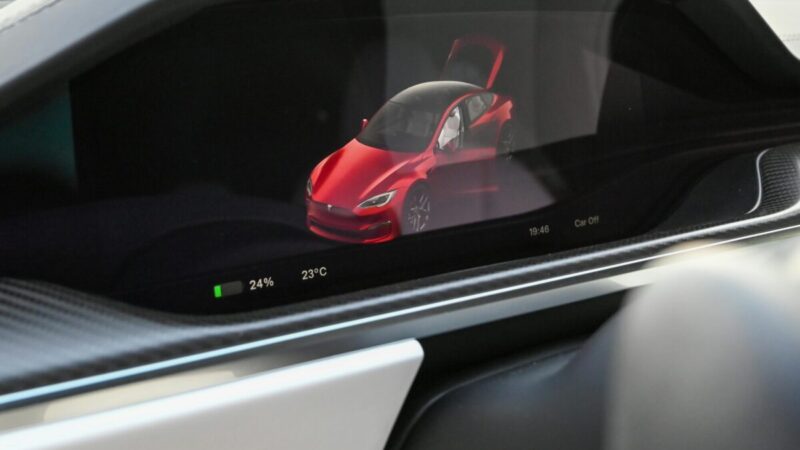 Tesla paaiškino robotaksi veikimą: atskleidė, kuo jie skiriasi nuo konkurentų sprendimų