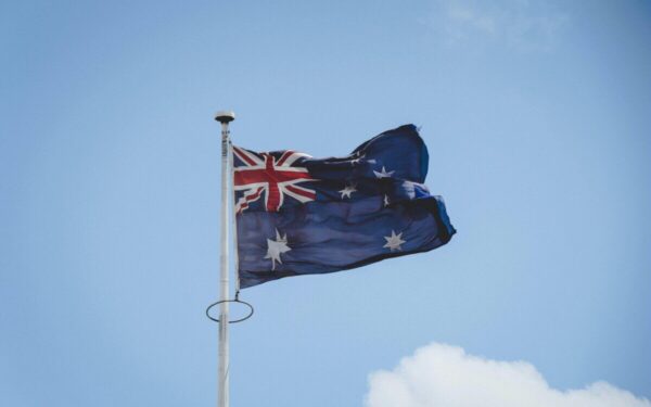 Naujos taisyklės dirbtinio intelekto paslaugoms Australijoje: be nepilnamečių apsaugos gresia blokavimas