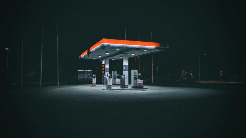 Degalinėse naujas kainų šokas: per savaitę degalai brango taip, kad vairuotojai jau skaičiuoja nuostolius