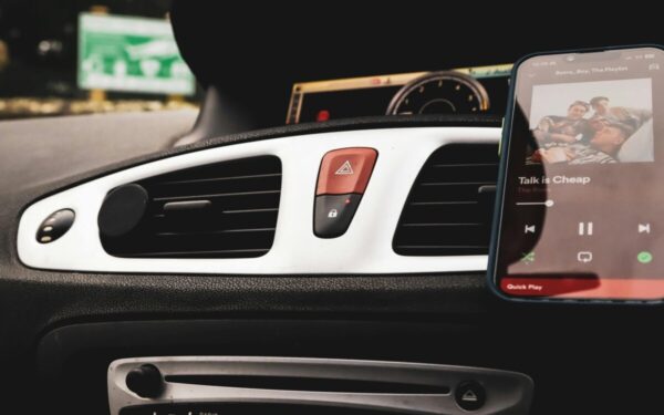 Naujas „Android Auto“ nesklandumas: „Spotify“ vartotojai pastebi dingstančius failus