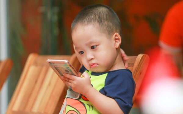 Teismo sprendimas JAV: „Meta“ ir „Google“ pripažintos atsakingomis už žalą vaikams